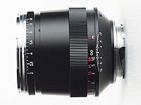 Lens Carl Zeiss Sonnar T* 85 mm f/2 ZM