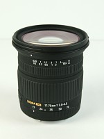 Sigma 17-70 mm f/2.8-4.5 DC Macro