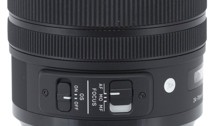 Sigma A 24-70 mm f/2.8 DG OS HSM - Build quality and image stabilization