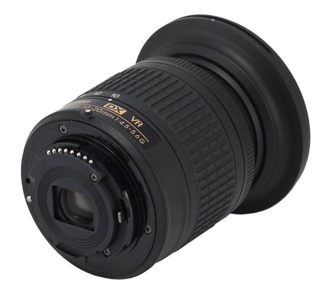 Nikon Nikkor AF-P DX 10-20 mm f/4.5-5.6G VR - Build quality and image stabilization