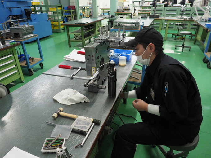 A trip to Sigma lens factory in Aizu - Presses