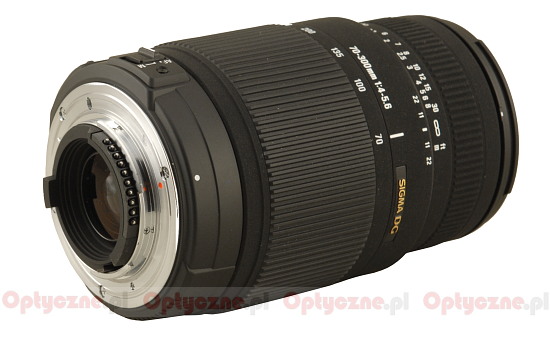 Sigma 70-300 mm f/4-5.6 DG OS - Build quality and image stabilization