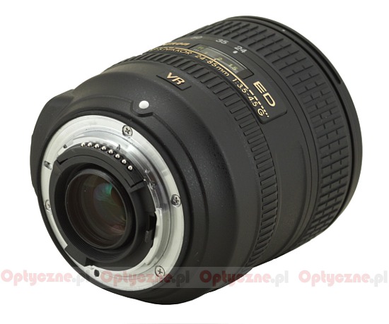 Nikon Nikkor AF-S 24-85 mm f/3.5-4.5G ED VR - Build quality and image stabilization