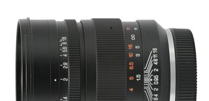 Mitakon Speedmaster 50 mm f/0.95