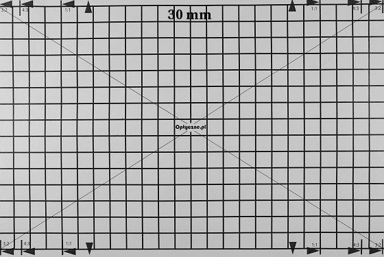 Tokina AT-X 165 PRO DX AF 16-50 mm f/2.8  - Distortion