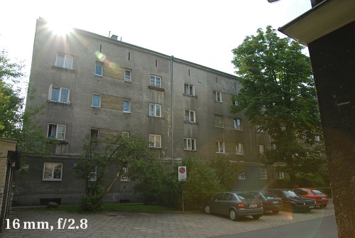 Tokina AT-X 165 PRO DX AF 16-50 mm f/2.8  - Ghosting and flares