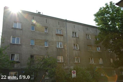 Tokina AT-X 165 PRO DX AF 16-50 mm f/2.8  - Ghosting and flares