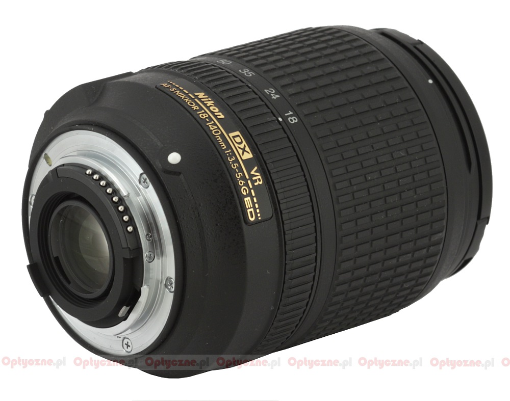 Nikon Nikkor AF-S DX 18-140 mm f/3.5-5.6G ED VR review - Build 