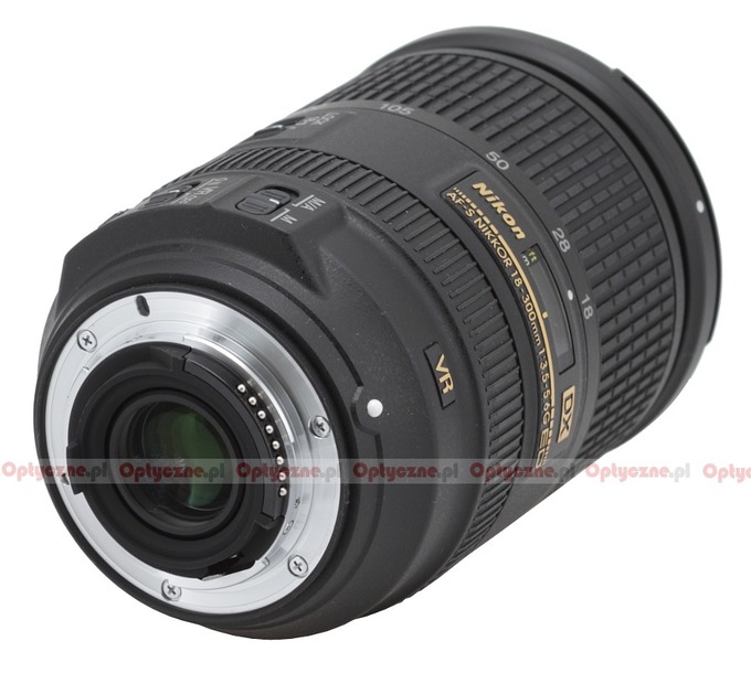 Nikon Nikkor AF-S DX 18-300 mm f/3.5-5.6G ED VR - Build quality and image stabilization Nikon Nikkor AF-S DX 18-300 mm f/3.5-5.6G ED VR - Build quality and image stabilization