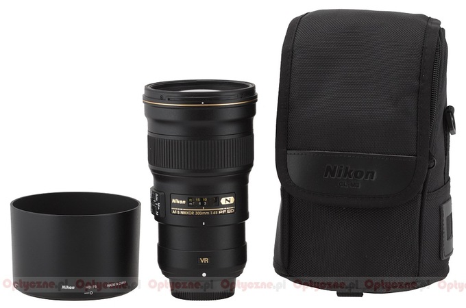 Nikon Nikkor AF-S 300 mm f/4E PF ED VR - Build quality and image stabilization