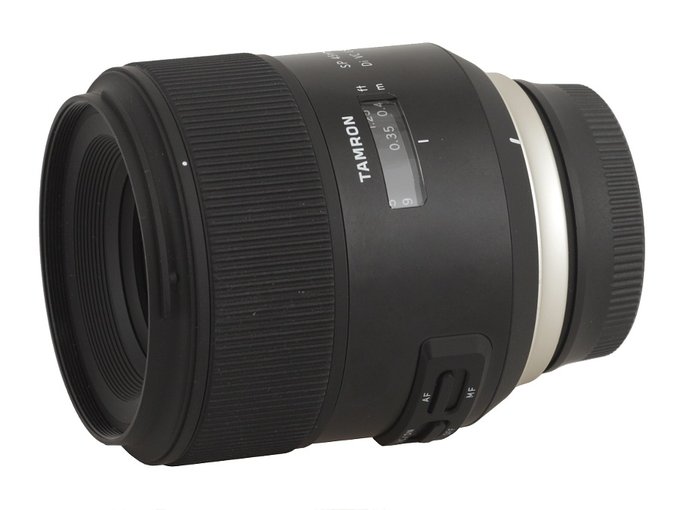 Tamron SP 45 mm f/1.8 Di VC USD - Build quality and image stabilization