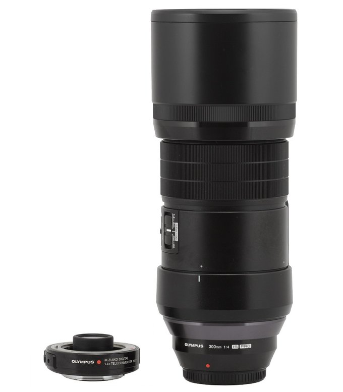 Olympus M.Zuiko Digital 300 mm f/4.0 ED IS PRO - Build quality and image stabilization