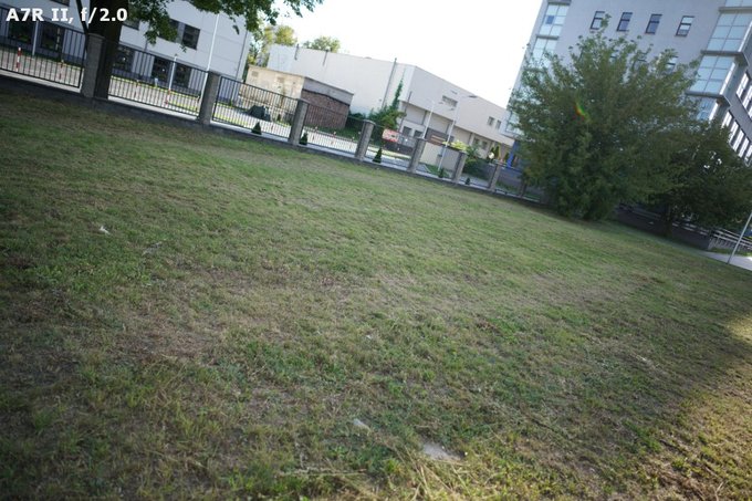 Carl Zeiss Batis 25 mm f/2 - Ghosting and flares