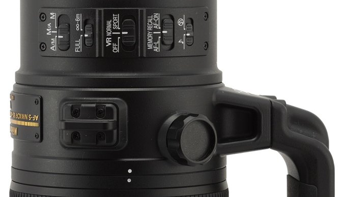 Nikon Nikkor AF-S 180-400 mm f/4E TC1.4 FL ED VR - Build quality and image stabilization