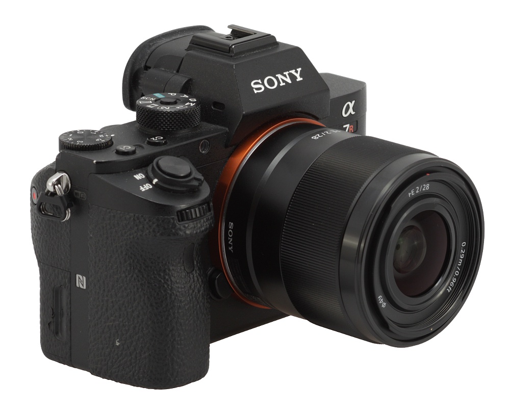 Kloppen concept aankleden Sony FE 28 mm f/2 review - Introduction - LensTip.com