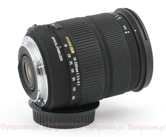 Sigma 18-200 mm f/3.5-6.3 DC OS - Build quality and image stabilization
