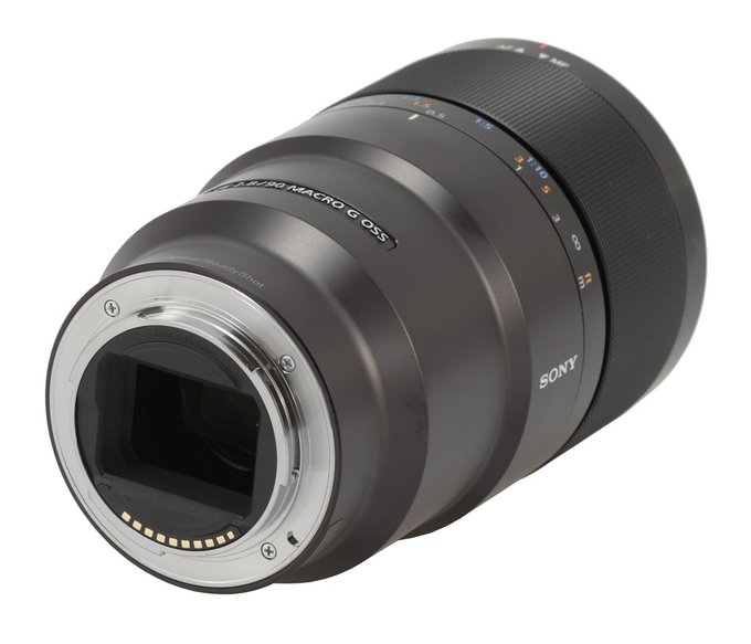 Sony FE 90 mm f/2.8 Macro G OSS - Build quality and image stabilization