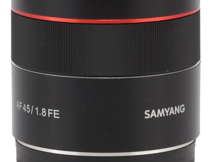 Samyang AF 45 mm f/1.8 FE - Build quality