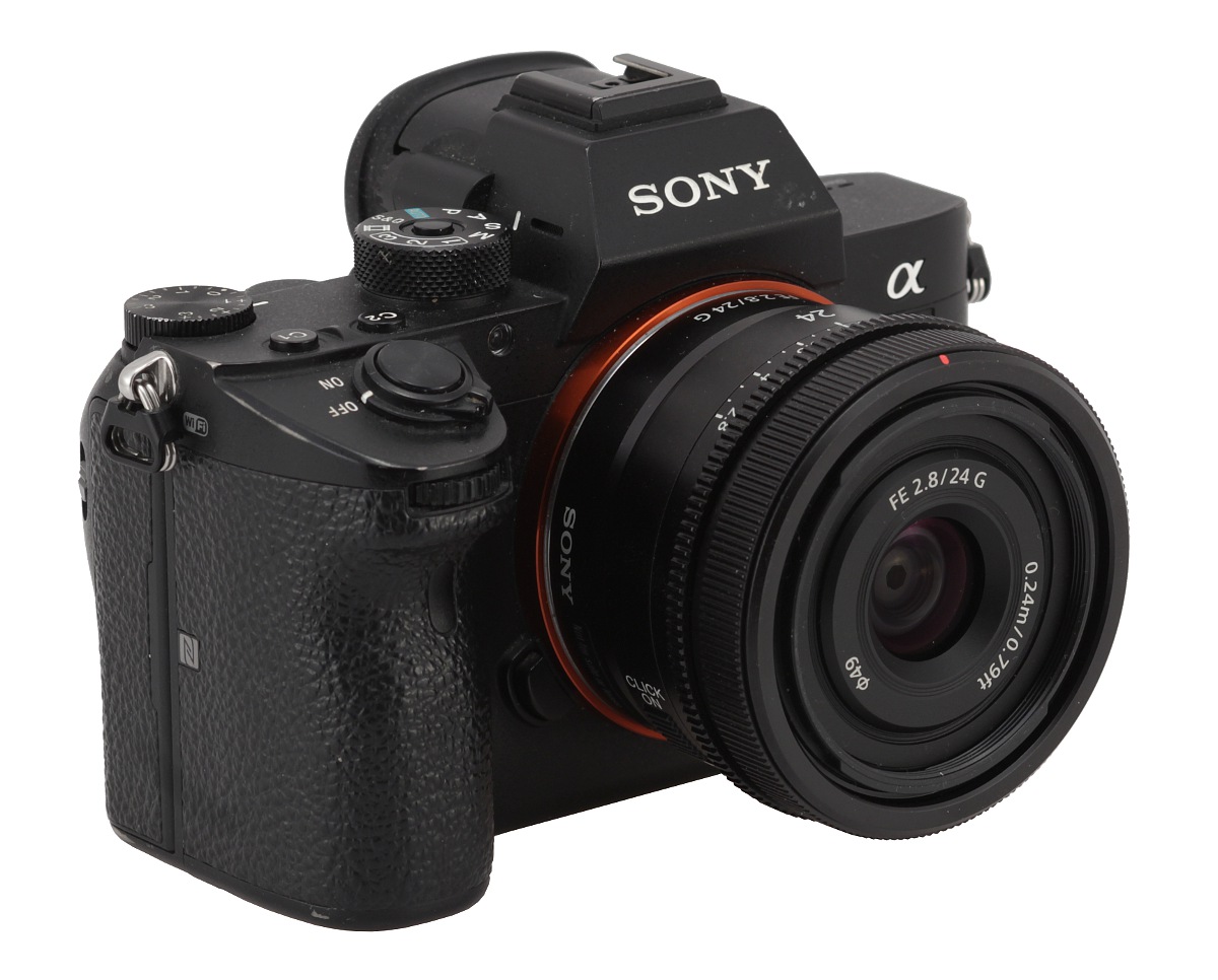 Sony FE 24 mm f/2.8 G review - Introduction - LensTip.com