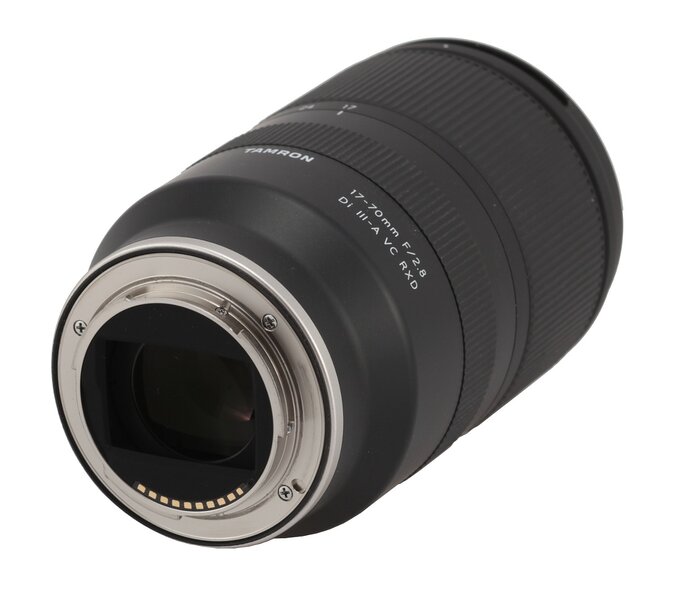 Tamron 17-70 mm f/2.8 Di III-A VC RXD - Build quality and image stabilization