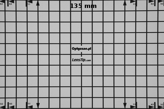 Tokina AT-X DX AF 16.5-135 mm f/3.5-5.6 - Distortion Tokina AT-X DX AF 16.5-135 mm f/3.5-5.6 - Distortion