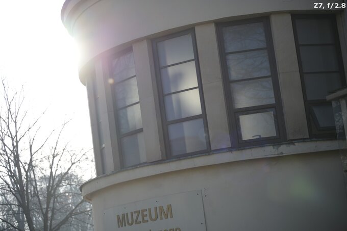 Tamron 90 mm f/2.8 Di III Macro VXD - Ghosting and flares