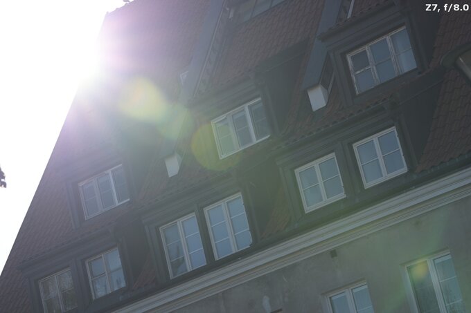 Nikon Nikkor Z 135 mm f/1.8 S Plena - Ghosting and flares