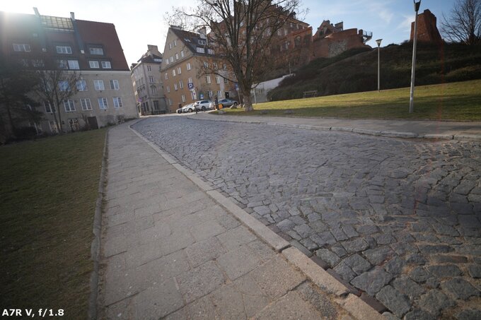 Viltrox AF 16 mm f/1.8 - Ghosting and flares