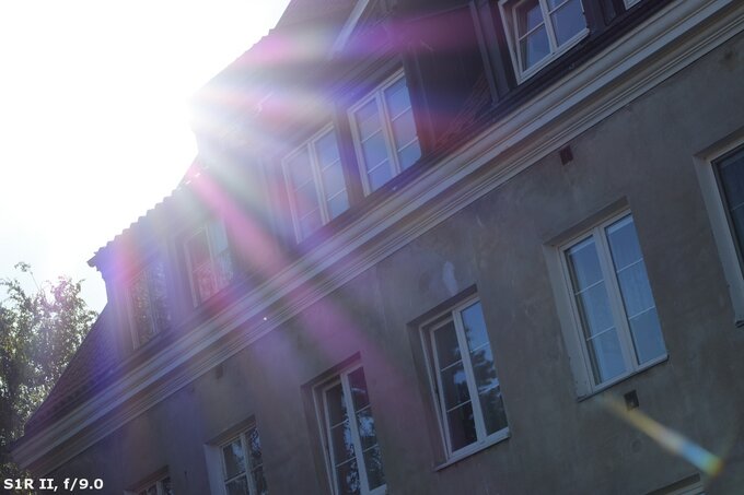 Panasonic Lumix S 85 mm f/1.8 - Ghosting and flares