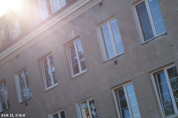 Panasonic Lumix S 85 mm f/1.8 - Ghosting and flares