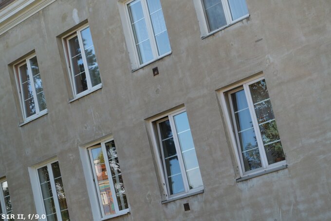 Panasonic Lumix S 85 mm f/1.8 - Ghosting and flares