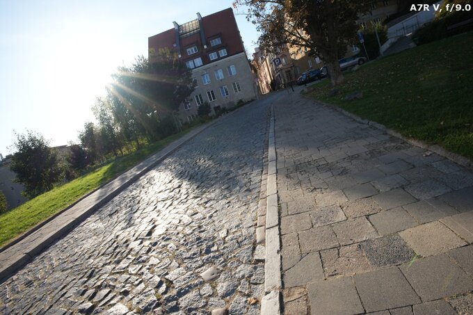 Sigma C 12 mm f/1.4 DC - Ghosting and flares