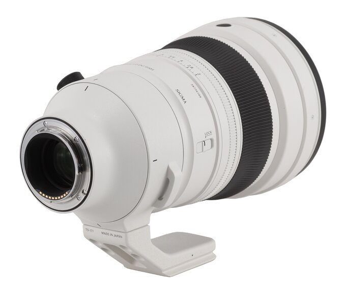 Sigma S 200 mm f/2 DG OS - Build quality and image stabilization