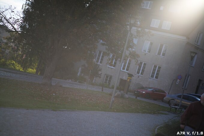 Samyang AF 85 mm f/1.8 P FE - Ghosting and flares