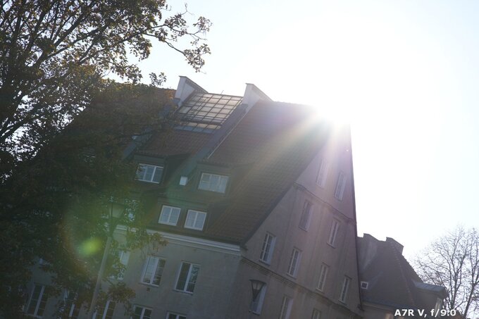 Samyang AF 85 mm f/1.8 P FE - Ghosting and flares