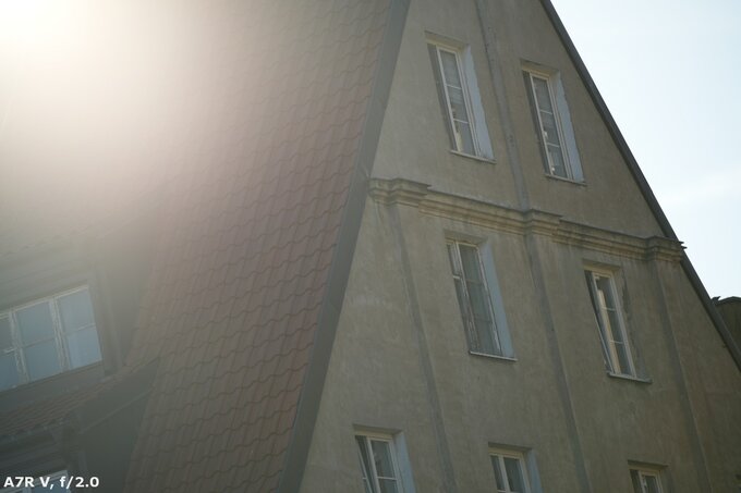 Sigma S 200 mm f/2 DG OS - Ghosting and flares