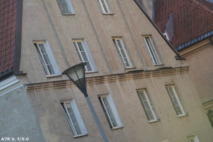 Sigma S 200 mm f/2 DG OS - Ghosting and flares