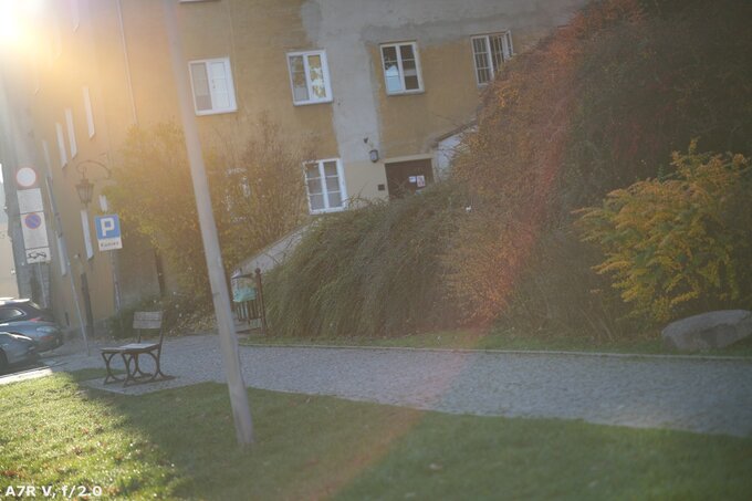 Viltrox AF 85 mm f/2 EVO - Ghosting and flares