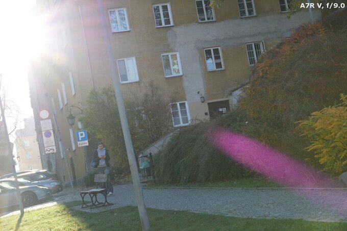 Viltrox AF 85 mm f/2 EVO - Ghosting and flares