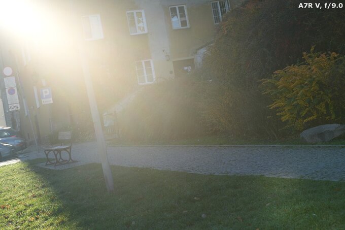 Viltrox AF 85 mm f/2 EVO - Ghosting and flares