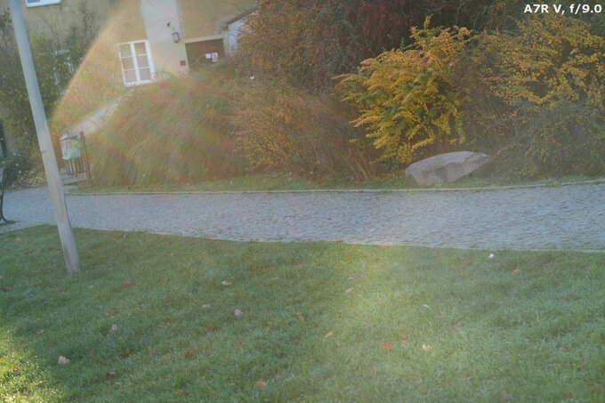 Viltrox AF 85 mm f/2 EVO - Ghosting and flares