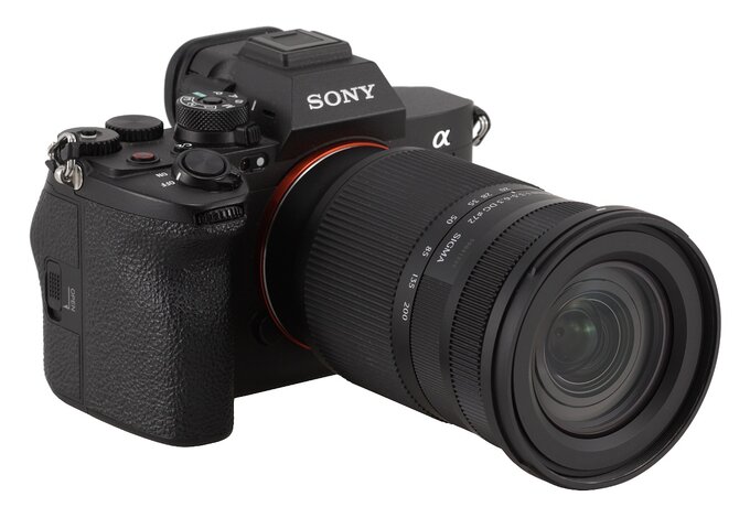 Sigma C 20-200 mm f/3.5-6.3 DG - Introduction Sigma C 20-200 mm f/3.5-6.3 DG - Introduction