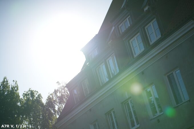 Sirui Aurora 85 mm f/1.4 - Ghosting and flares