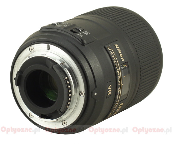 Nikon Nikkor AF-S DX Micro 85 mm f/3.5G ED VR - Build quality and image stabilization