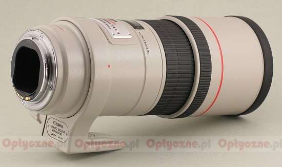 Canon EF 300 mm f/4L IS USM - Build quality and image stabilization