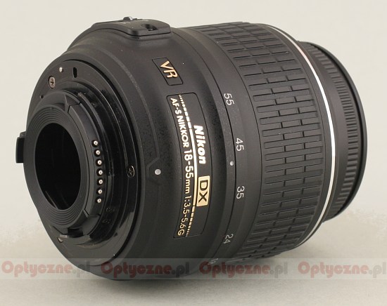 Nikon Nikkor AF-S DX 18-55 mm f/3.5-5.6G VR - Build quality and image stabilization