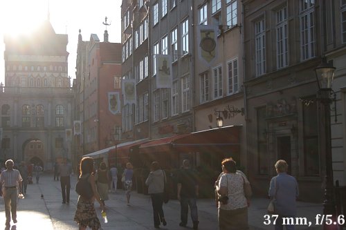 Canon EF-S 18-55 mm f/3.5-5.6 II - Ghosting and flares Canon EF-S 18-55 mm f/3.5-5.6 II - Ghosting and flares